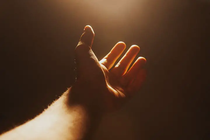 Praying with one hand
